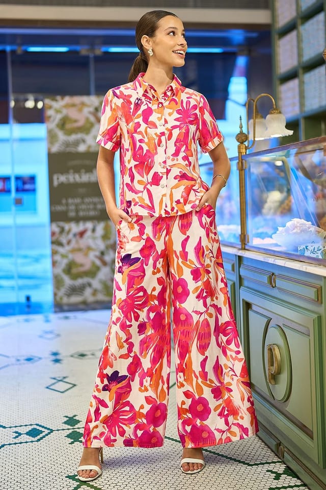 Yumi Yumi Women's Pink Abstract Floral Wide Leg Trousers - 2