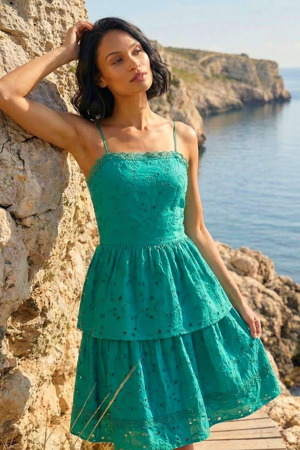 Dusk Dusk Women's Tiered Broderie Dress in Green