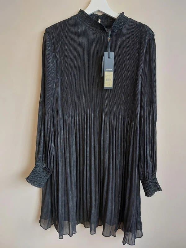 Phase Eight BNWT Phase Eight Elina Long Sleeve Black Metallic Plisse Dress - Size 18