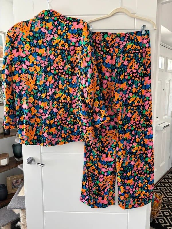 Bershka Bershka floral suit brand new with tags size Eur S/36