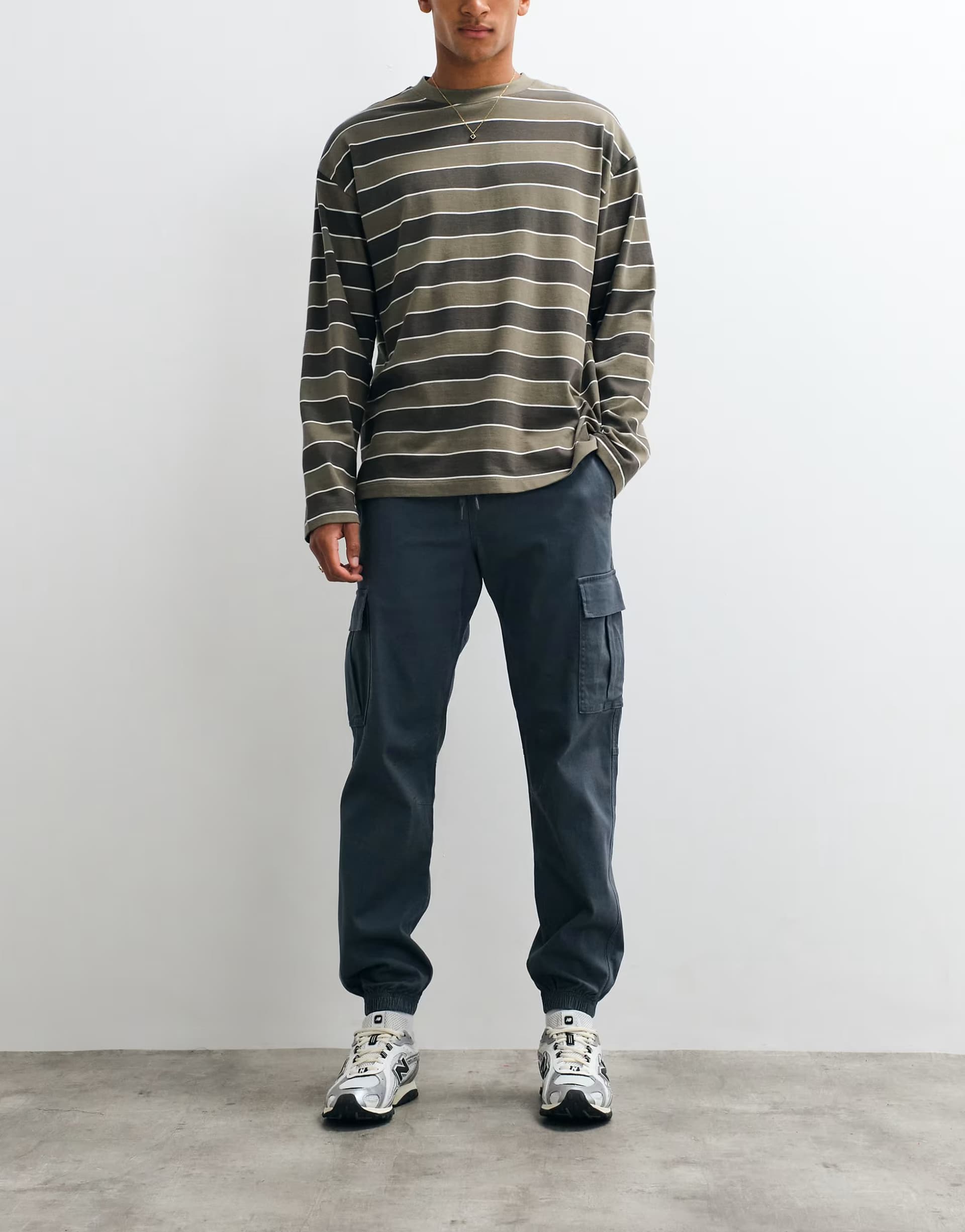 ASOS Jack & Jones cuffed slim cargo trousers in grey