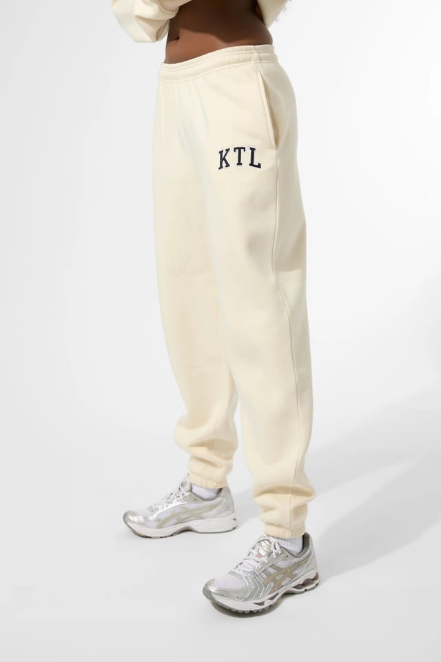 Kaiia Kaiia KTL Logo Cuffed Joggers Buttercream - 2