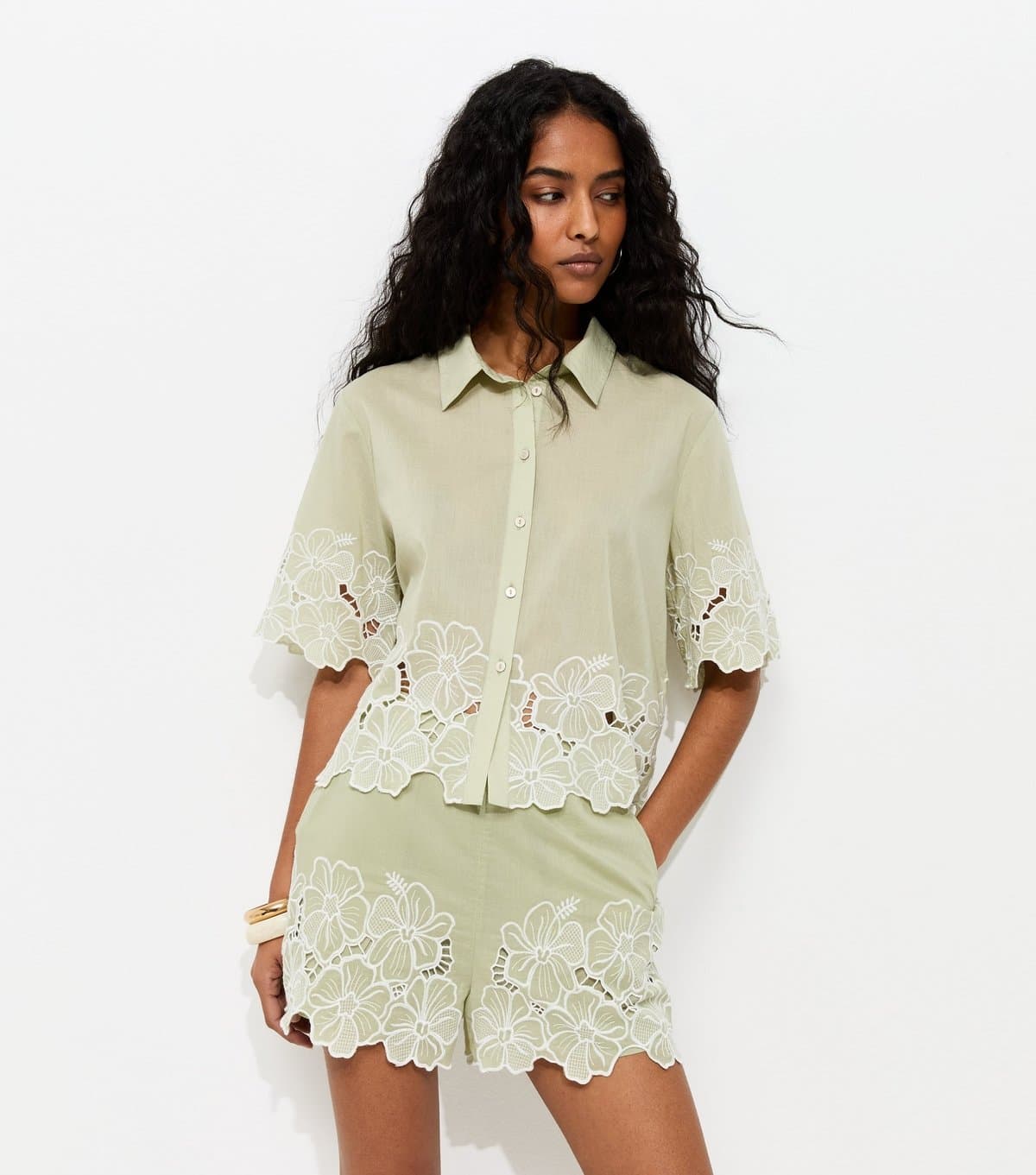 New Look Women's Green Cotton Flower Embroidered Cropped Shirt New Look
