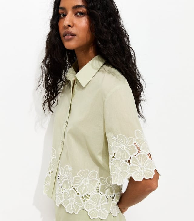 New Look Women's Green Cotton Flower Embroidered Cropped Shirt New Look - 2