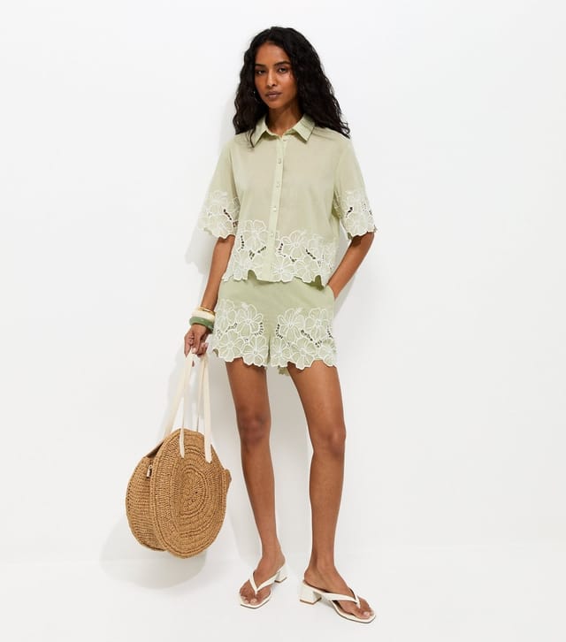 New Look Women's Green Cotton Flower Embroidered Cropped Shirt New Look - 3