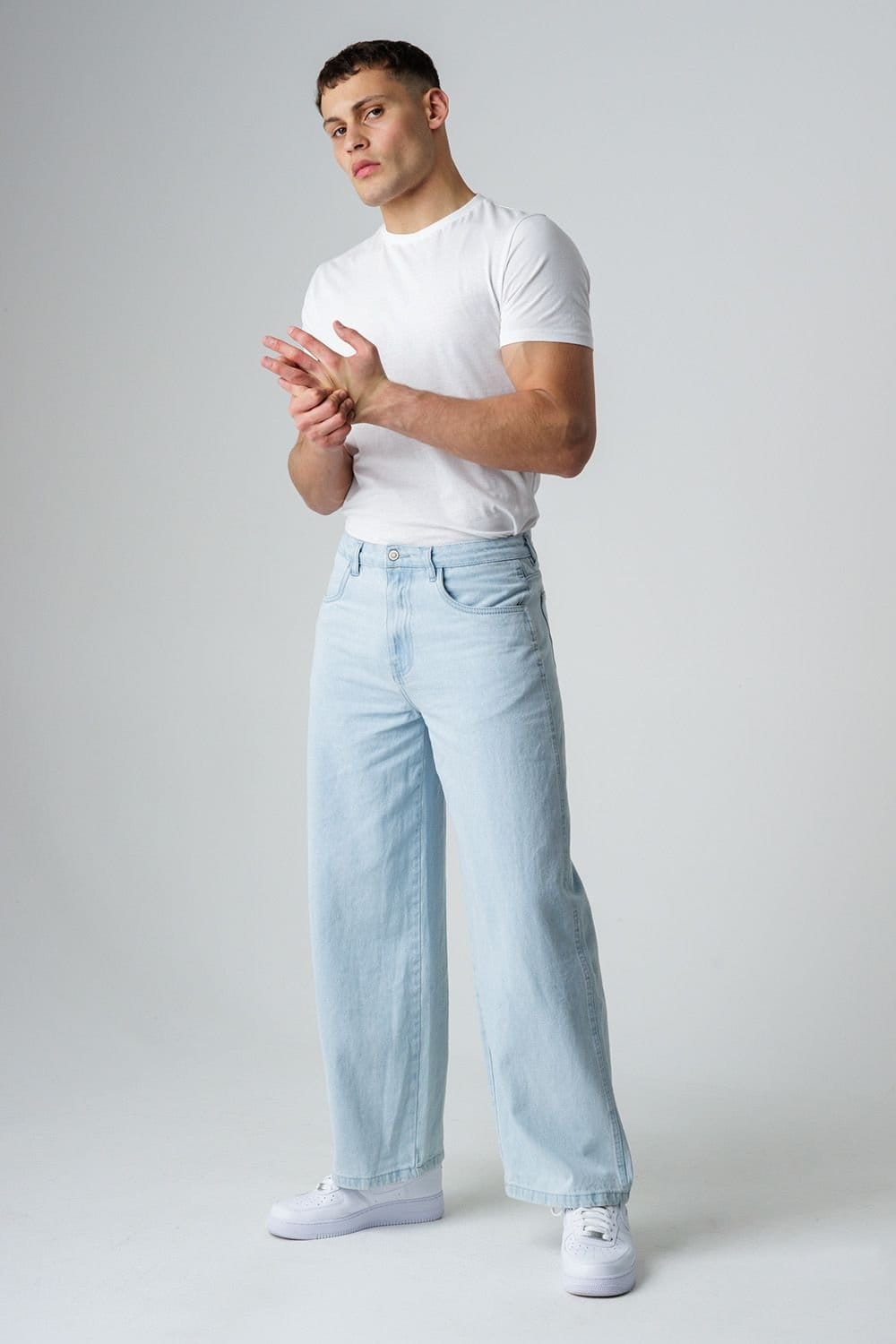 Influence Influence Men's Cotton Wide Leg Mid-Rise Jeans in Blue - 4