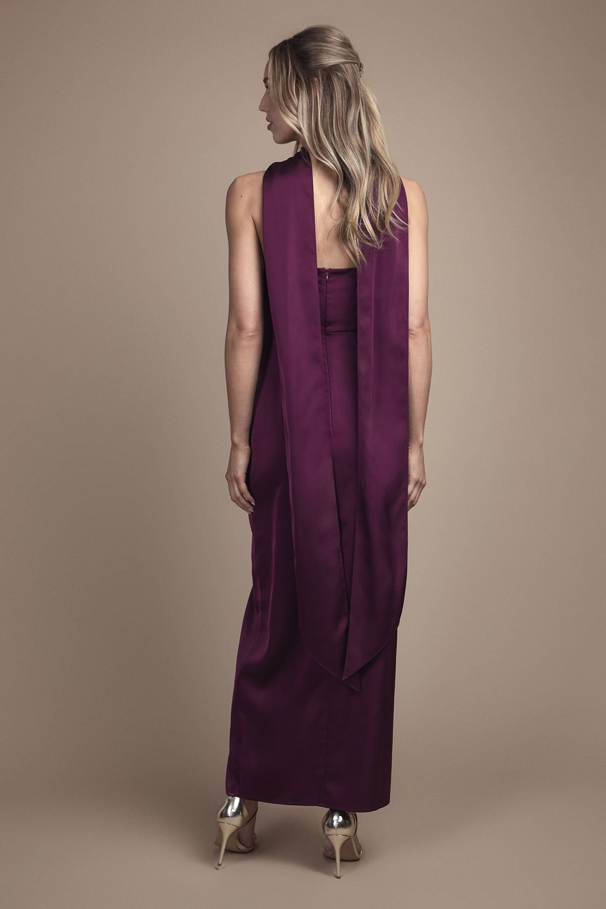 Oasis Oasis Women's Strappy Satin Maxi Bridesmaid Dress with Scarf in Grape - 4