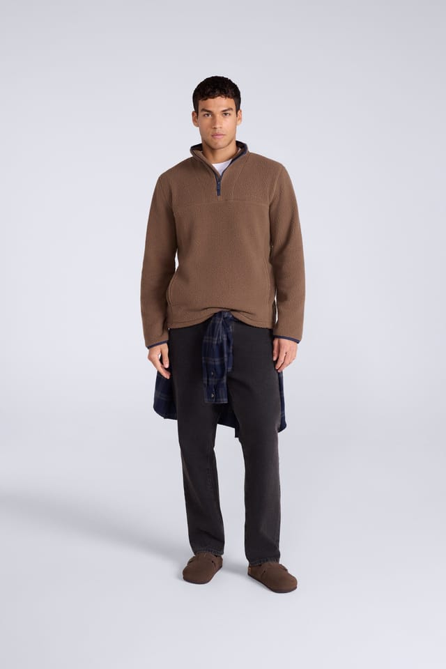 Animal Animal Men's 'Alfie' Soft Borg Fleece Contrast Trim Warm Casual Half Zip Jumper in Brown - 2