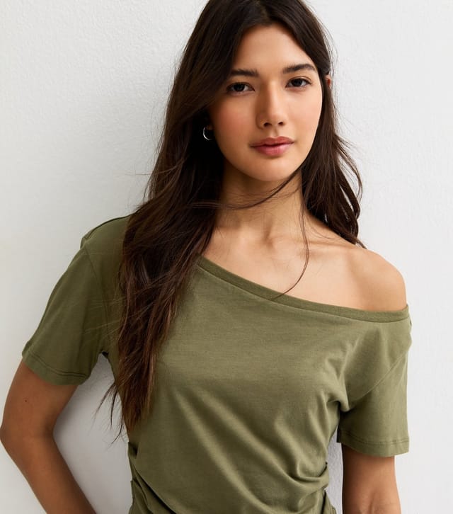 New Look Women's Light Khaki Off The Shoulder Ruched T-Shirt New Look - 2
