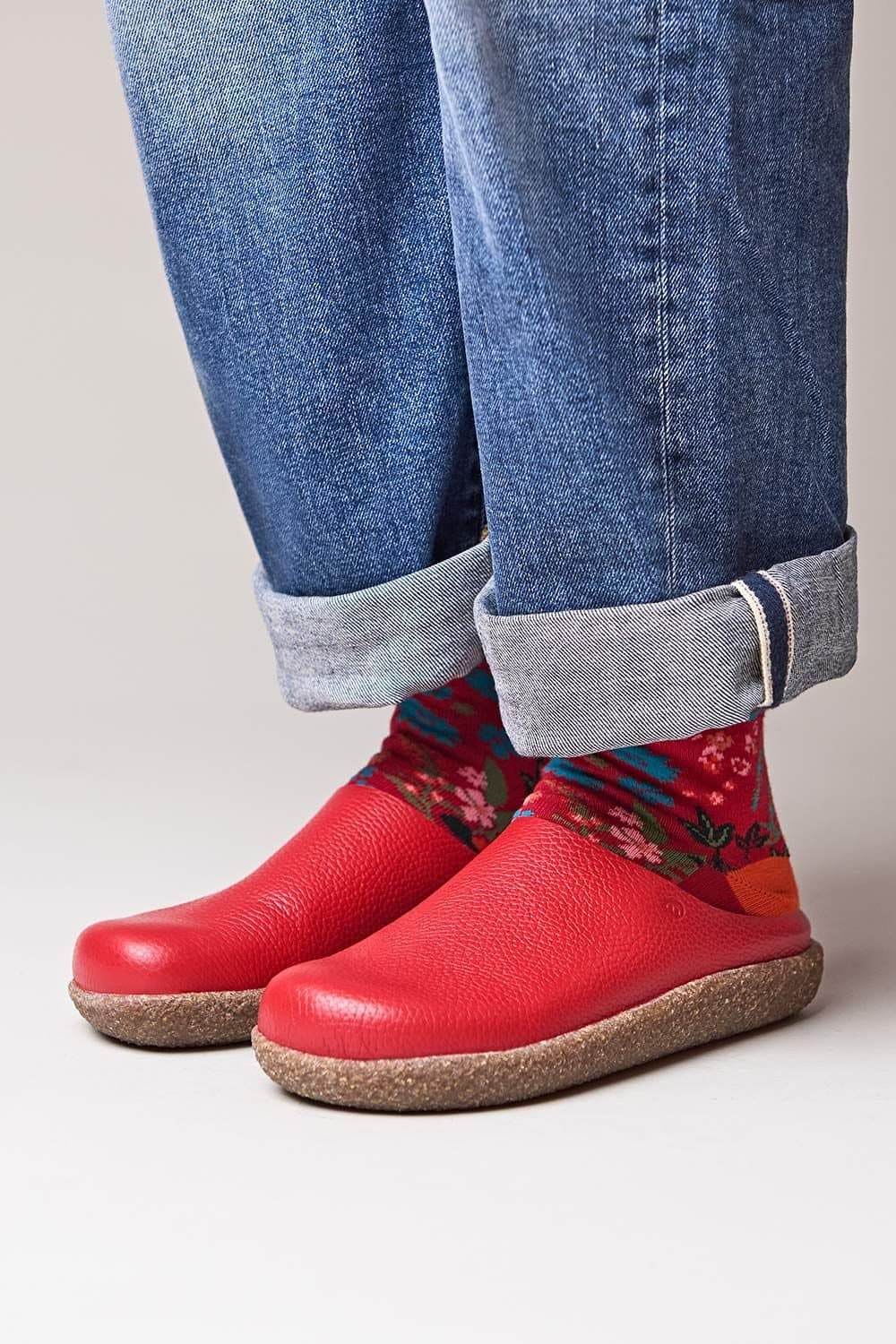Moshulu Moshulu Women's Pevensey' Flexible Clogs in Red