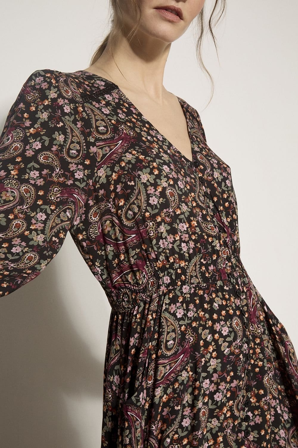 Apricot Apricot Women's Paisley Floral Maxi Dress in Black - 4