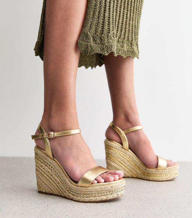 New Look Women's Wide Fit Gold Faux Leather Platform Wedge Sandals Vegan New Look - 2