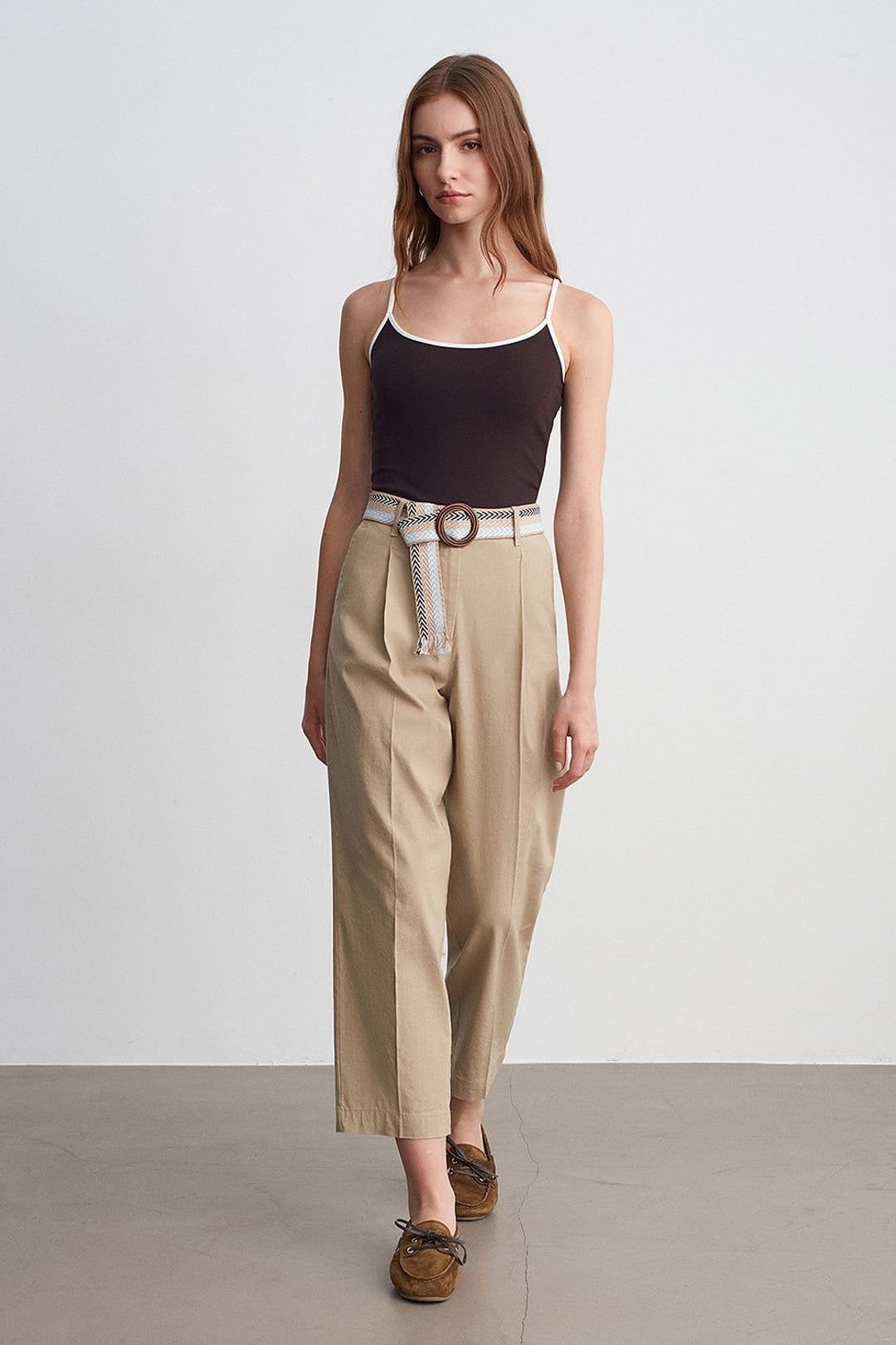 Dilvin Dilvin Women's Belted Pleated Straight-Leg Trousers in Beige - 4