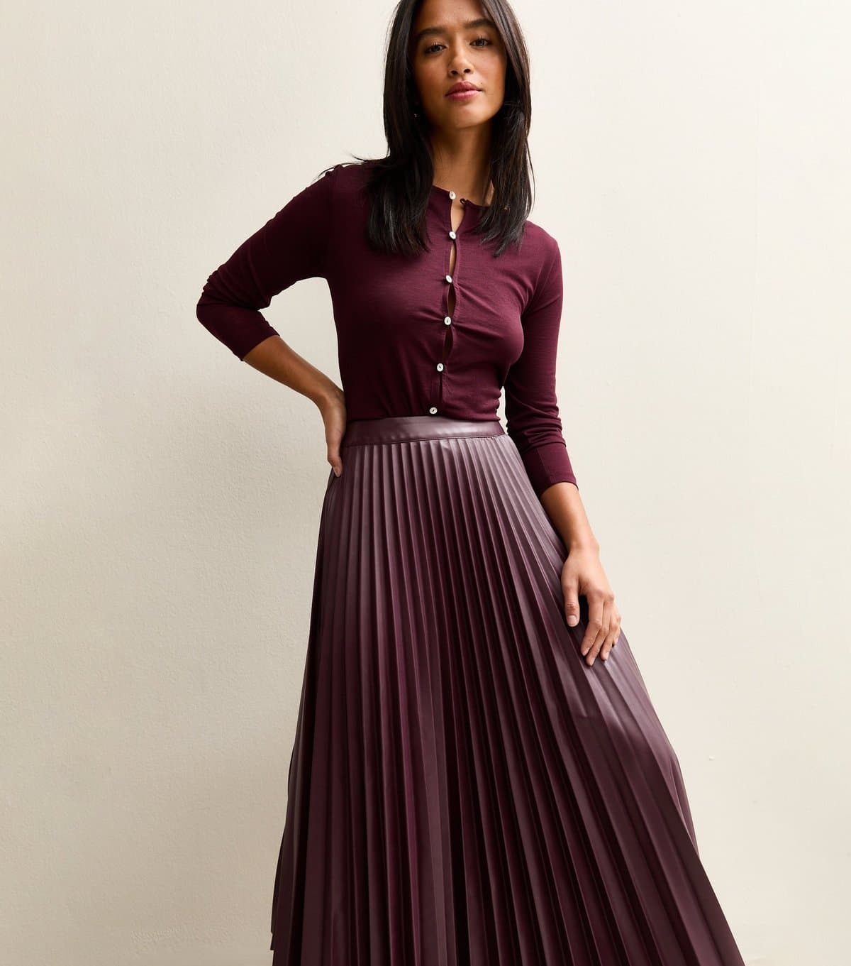 New Look Women's Petite Dark Burgundy Faux Leather Pleated Midi Skirt New Look