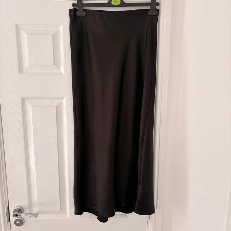 New Look New look black satin skirt