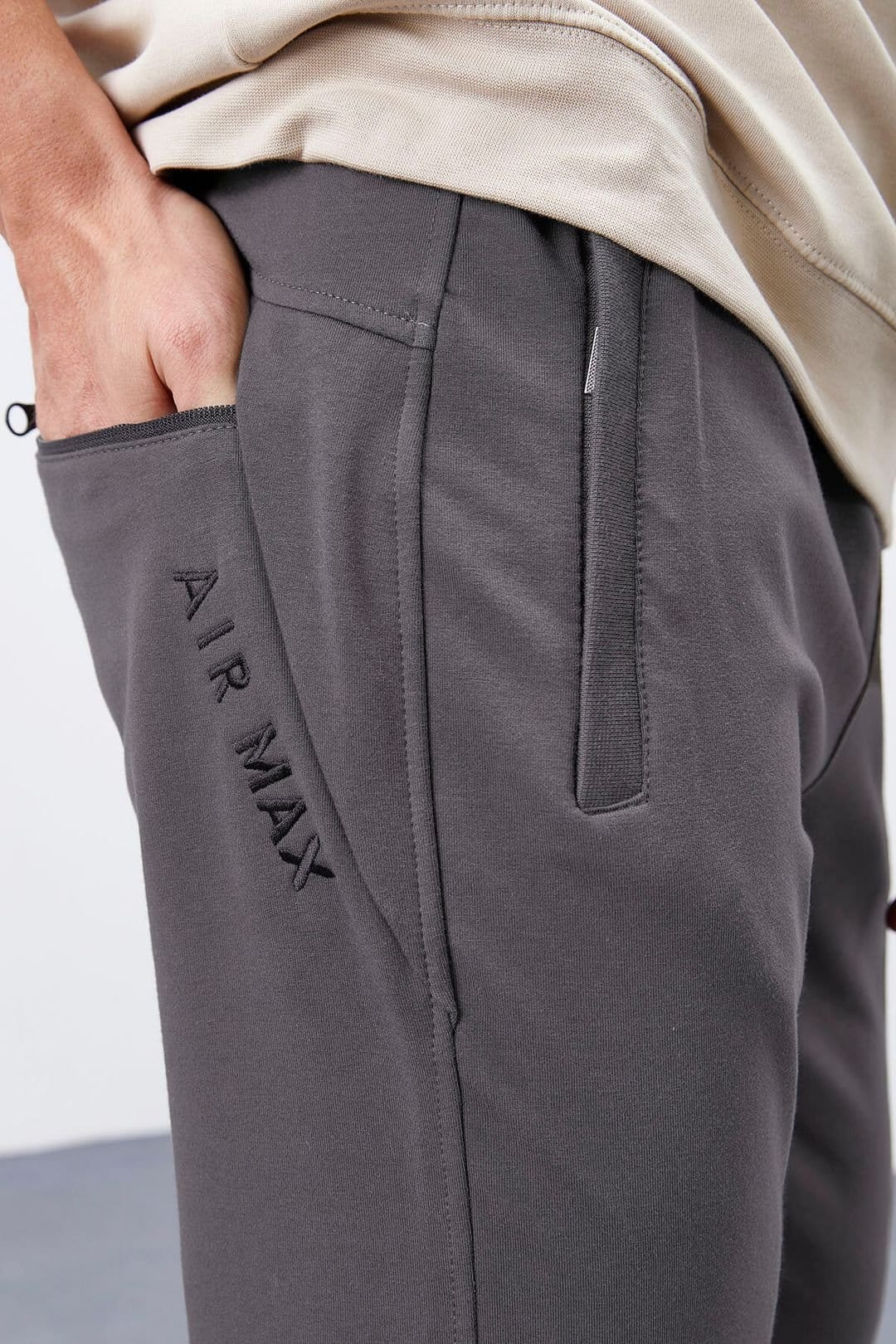 Tommy Life Tommy Life Men's Slim-Fit Fleece Sweatpants in Charcoal - 4