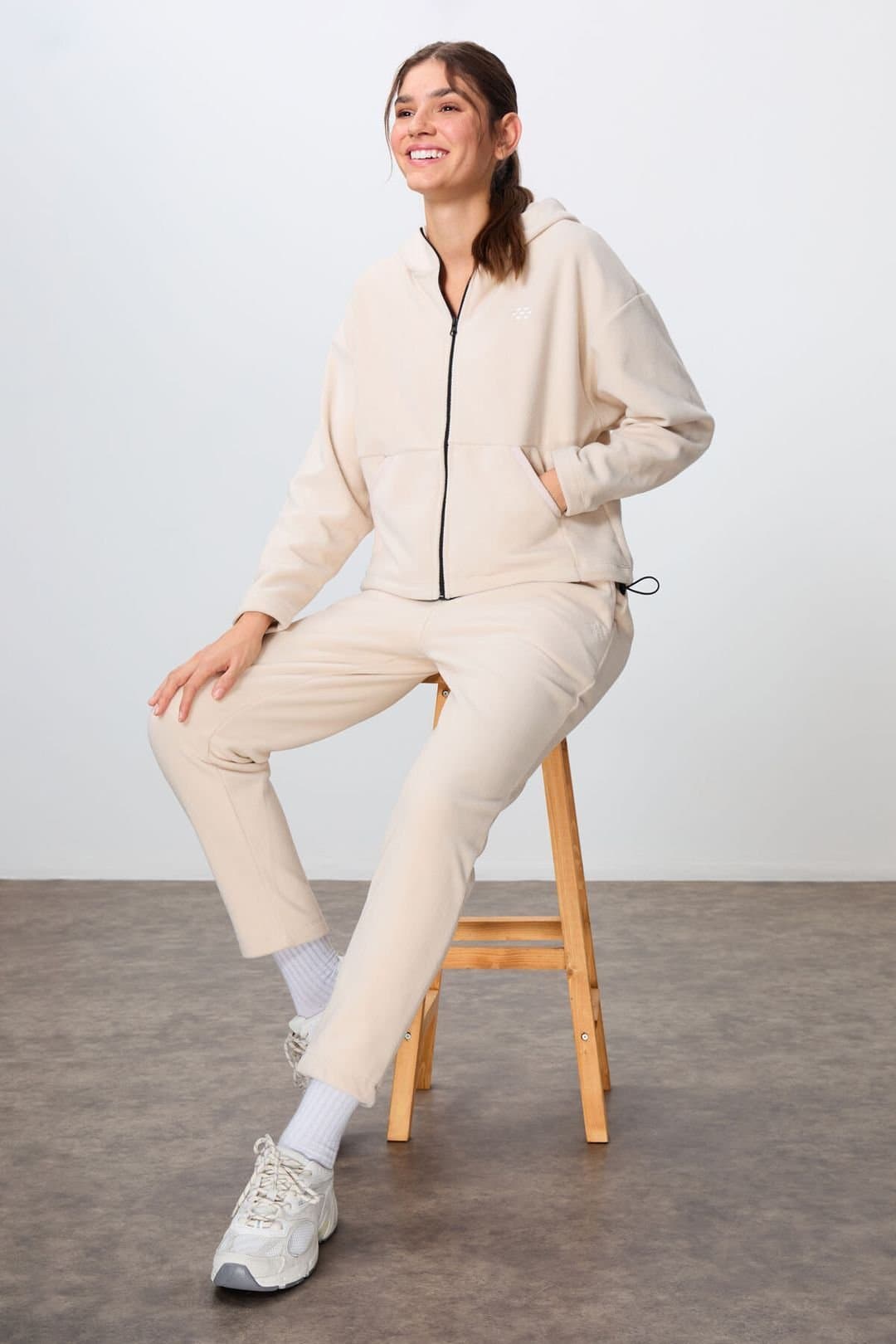 Tommy Life Tommy Life Women's Oversized Hooded Zipper Tracksuit Set in Medium Beige