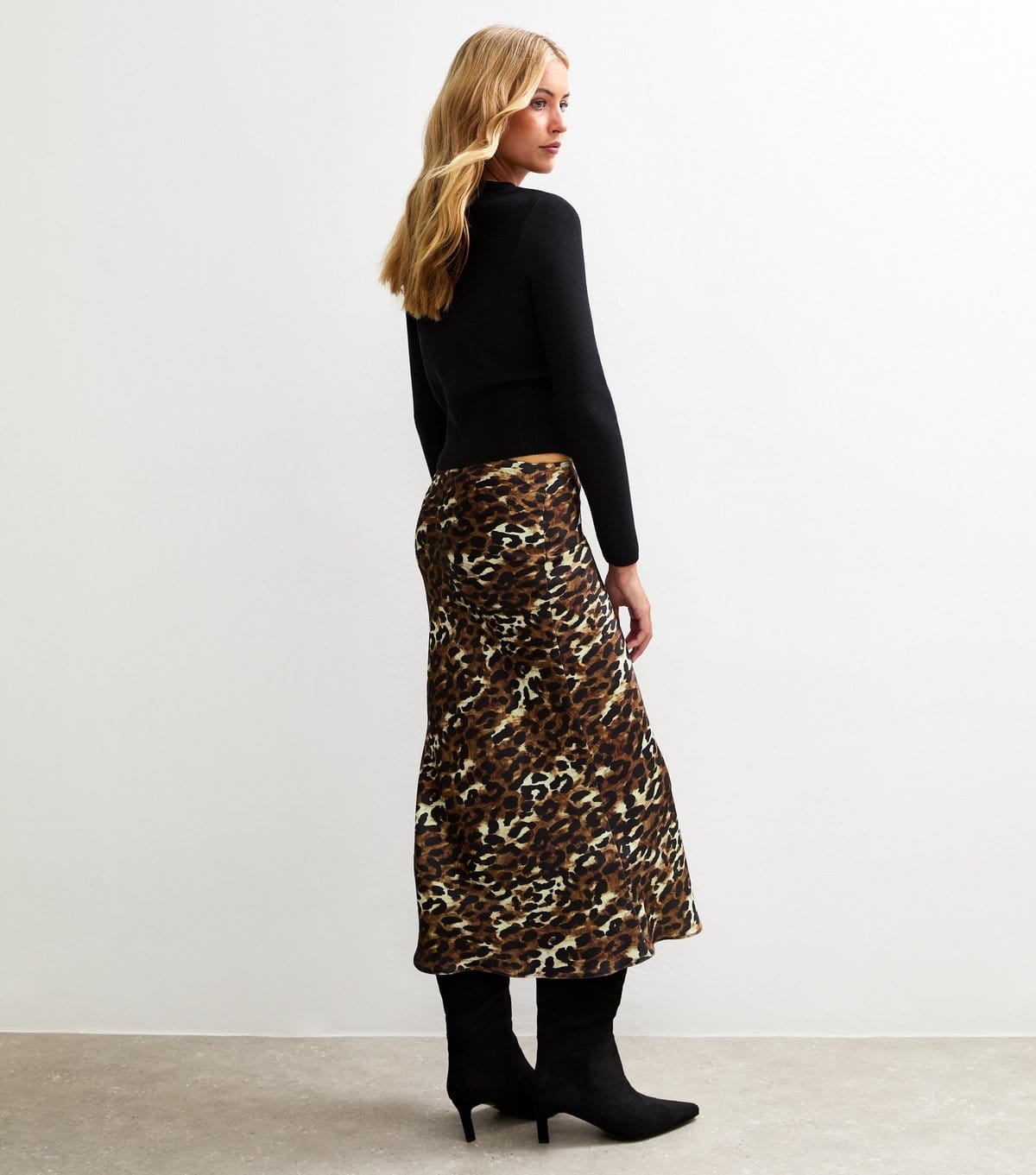 New Look Women's Tall Brown Leopard Print Satin Midi Skirt New Look - 4