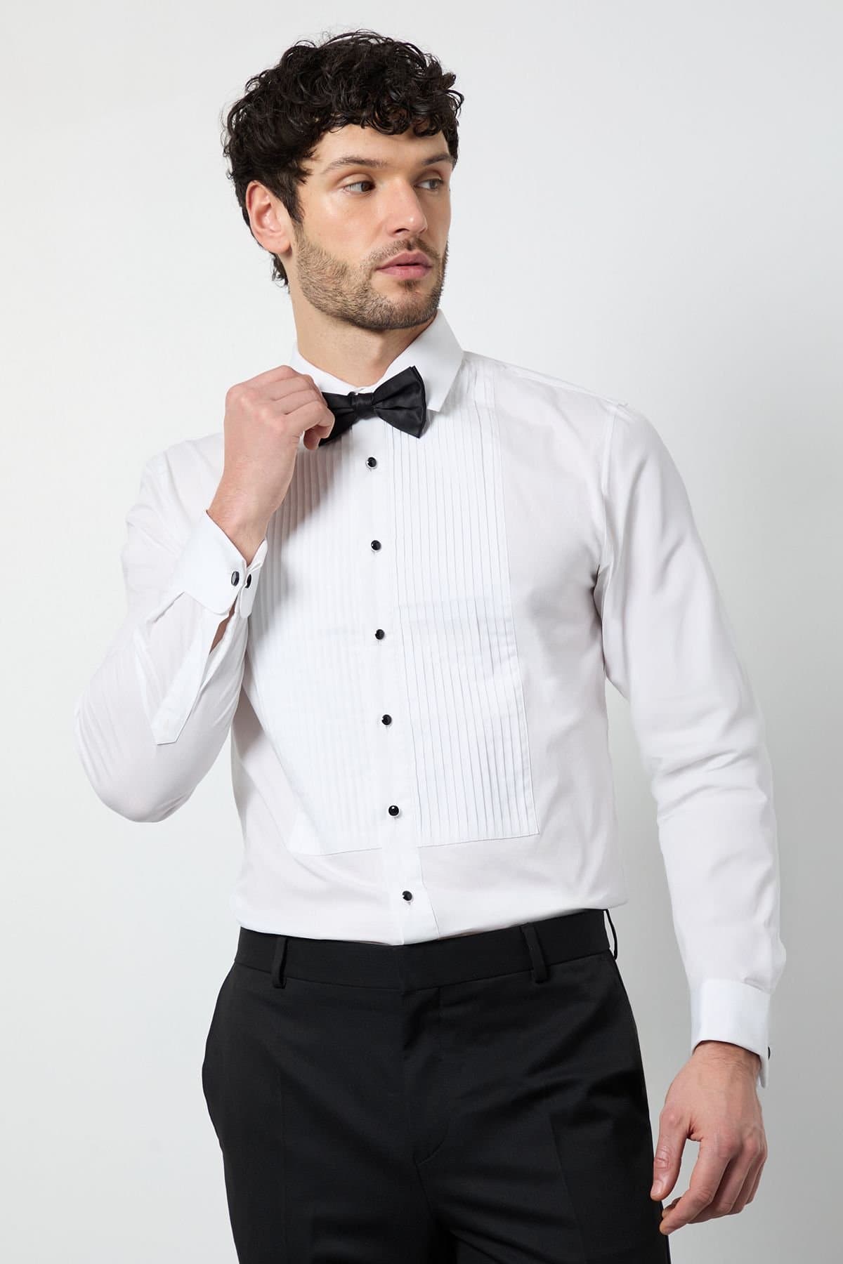 Burton Burton Men's White Pleat Front Skinny Fit Long Sleeve Dress Shirt