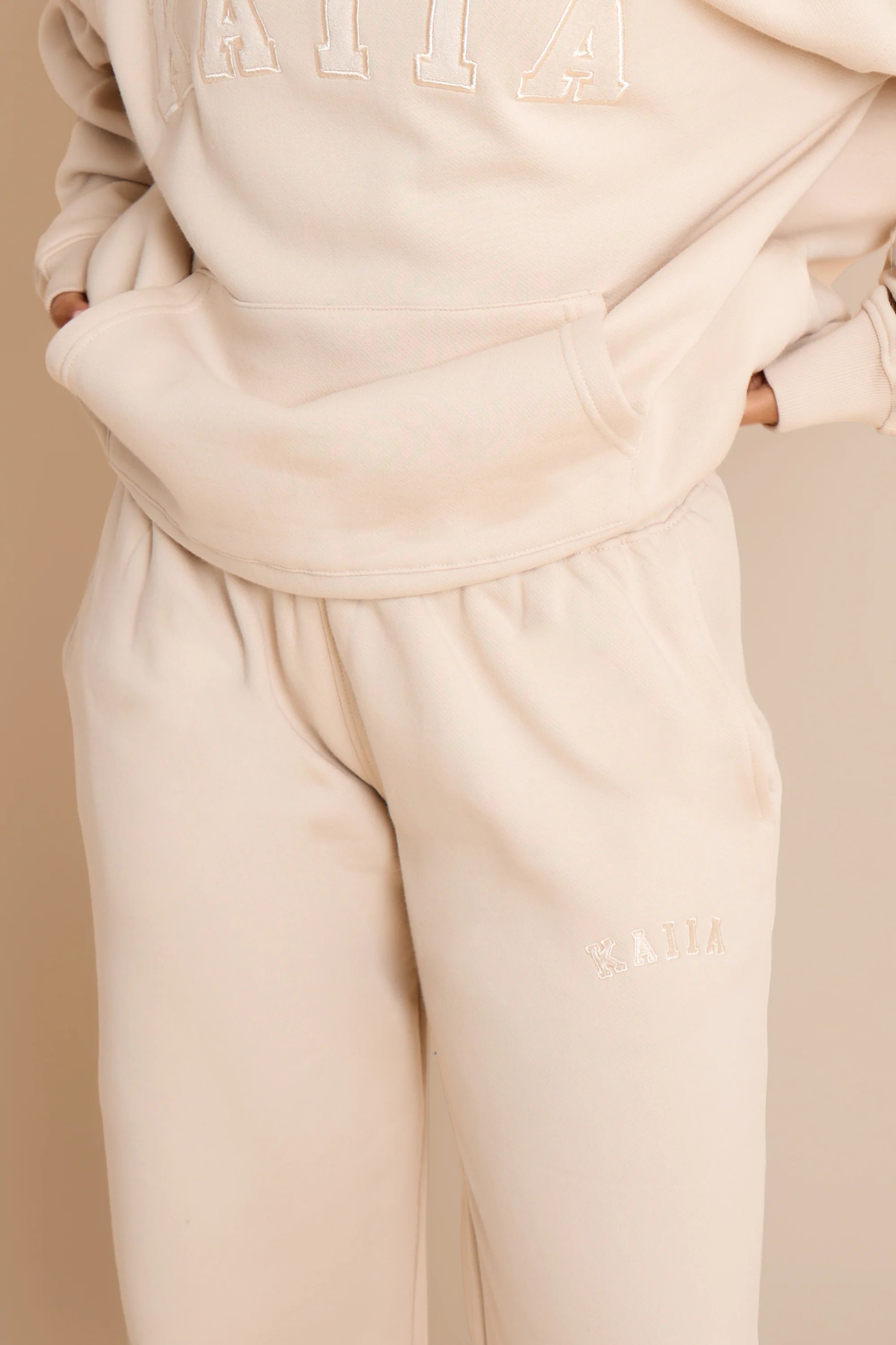 Kaiia Kaiia Slogan Wide Leg Joggers Chalk - 2