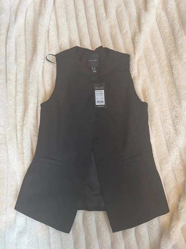 New Look Black Sleeveless Waistcoat