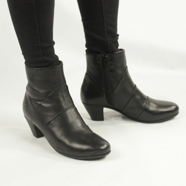 Cipriata Cipriata Women's Ginerva Folded Vamp Ankle Boots in Black - 3