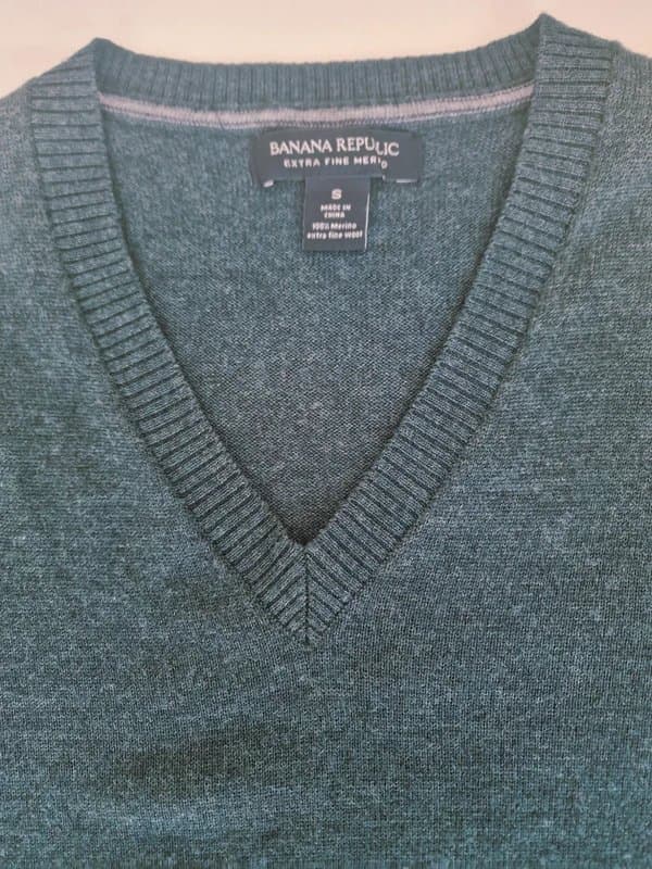 Banana Republic Banana Republic Men's Seamless Merino Wool V-Neck Jumper Green, Size S, Grade A