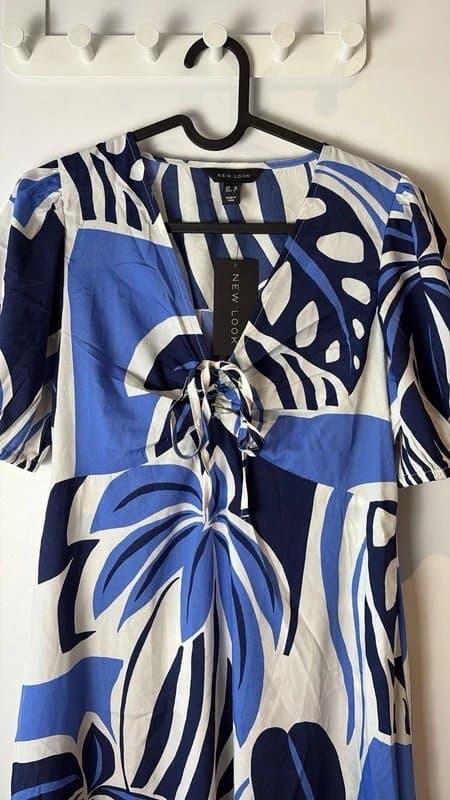 New Look New look – palm leaf print midi dress – size 10 – white / blue