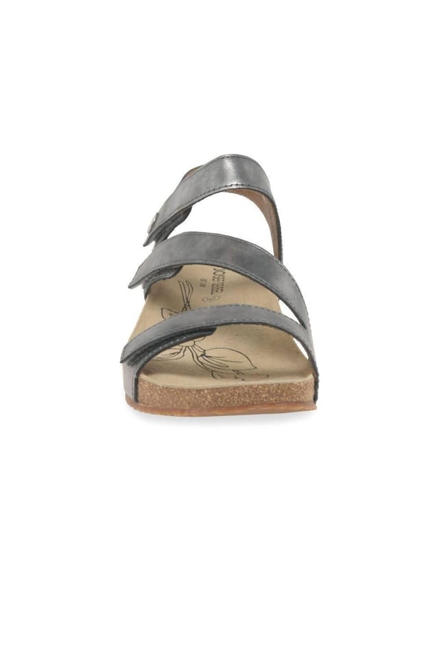 Josef Seibel Josef Seibel Women's 'Tonga 25' Casual Leather Sandals in Metallic Silver - 3