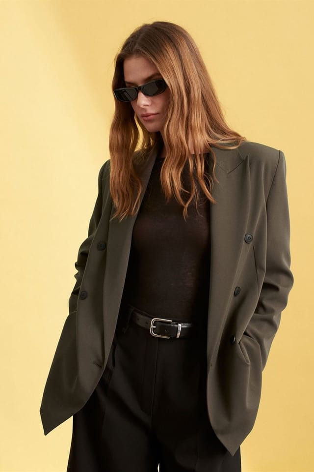 Dilvin Dilvin Women's Long Crepe Blazer Jacket in Olive - 3
