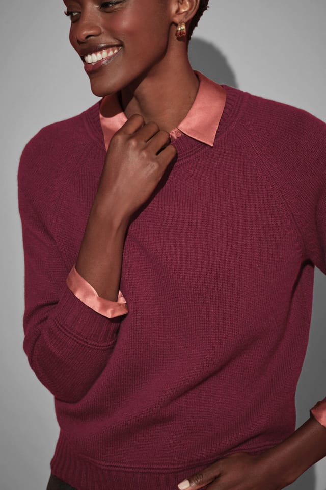 Pure Collection Pure Collection Women's Cashmere Lofty Raglan Sleeve Jumper in Raspberry - 2