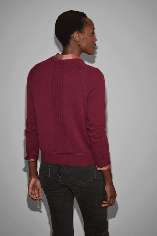 Pure Collection Pure Collection Women's Cashmere Lofty Raglan Sleeve Jumper in Raspberry - 3
