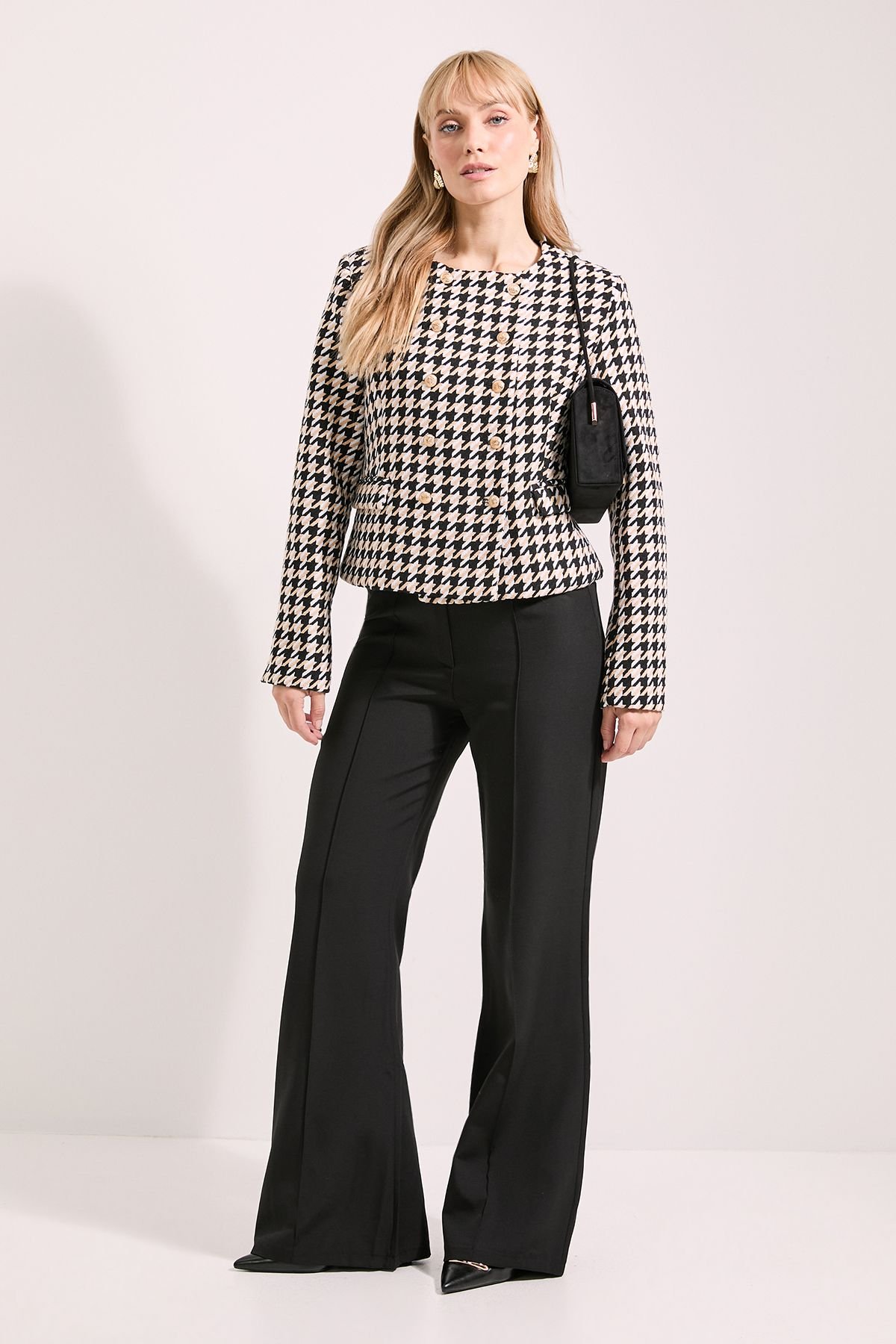 Principles Principles Women's Dogtooth Boxy Fit Utility Jacket in Mono - 4