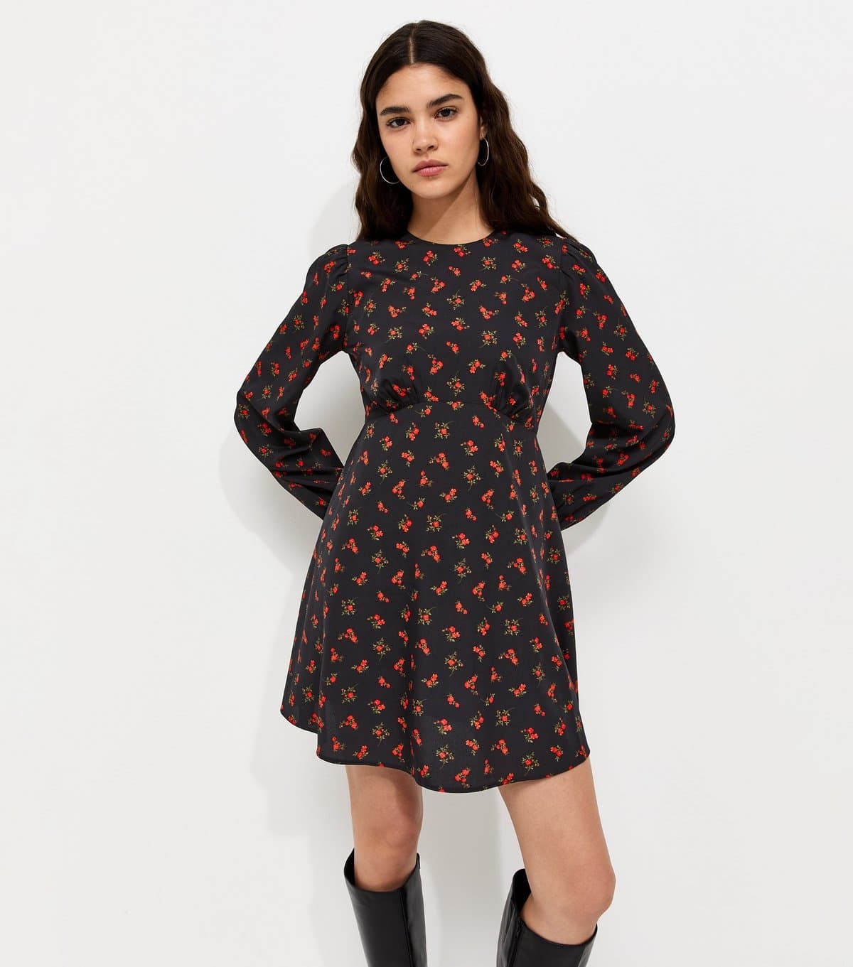 New Look Women's Black Woven Ditsy Print Crew Neck Crepe Mini Dress New Look