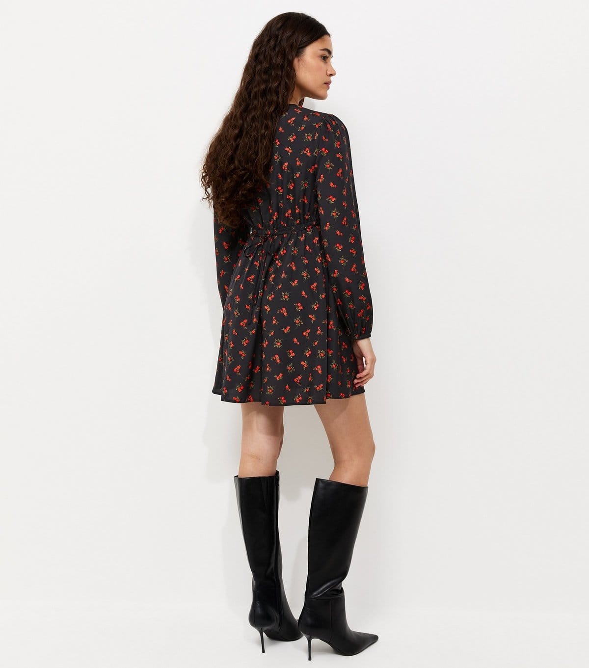 New Look Women's Black Woven Ditsy Print Crew Neck Crepe Mini Dress New Look - 4