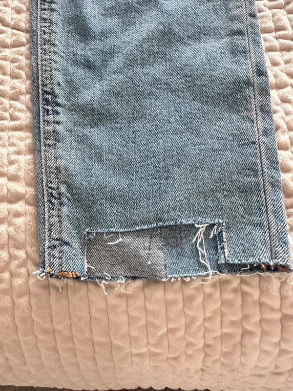 ASOS Denim ASOS Denim Light Wash Ripped Mom Jeans W28 L32 UK 10