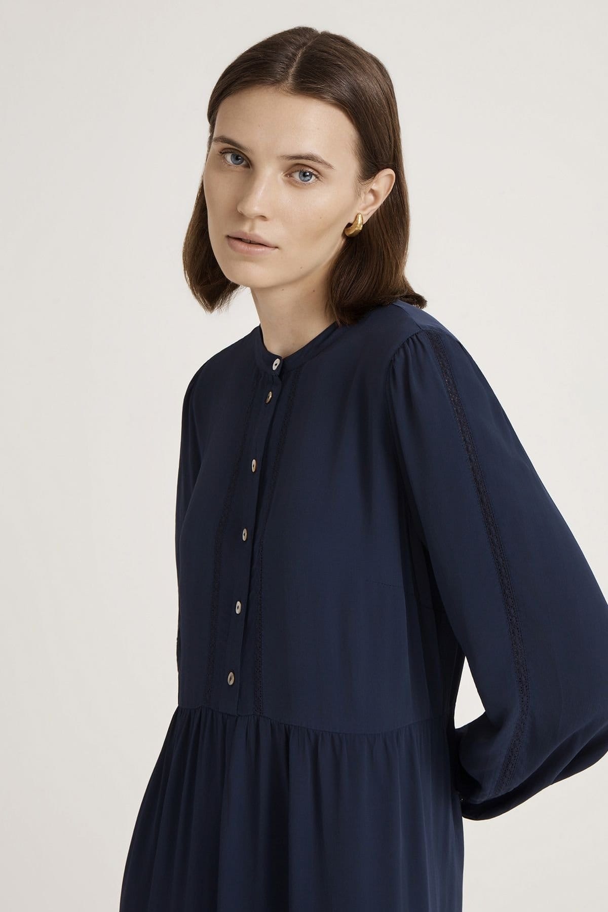 Finery London Finery London Women's Jasmine Lace Trim Crepe Midi Dress in Dark Navy - 4