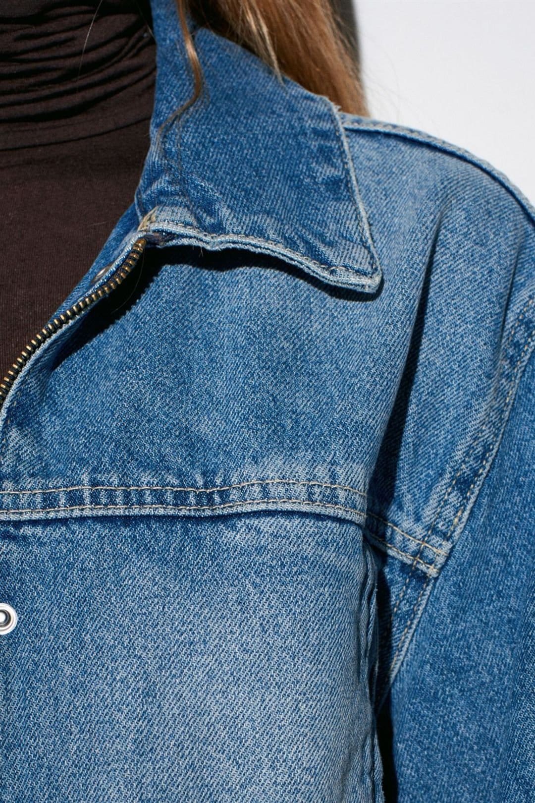 Dilvin Dilvin Women's Women's Belted Denim Jacket in Mid Blue - 4
