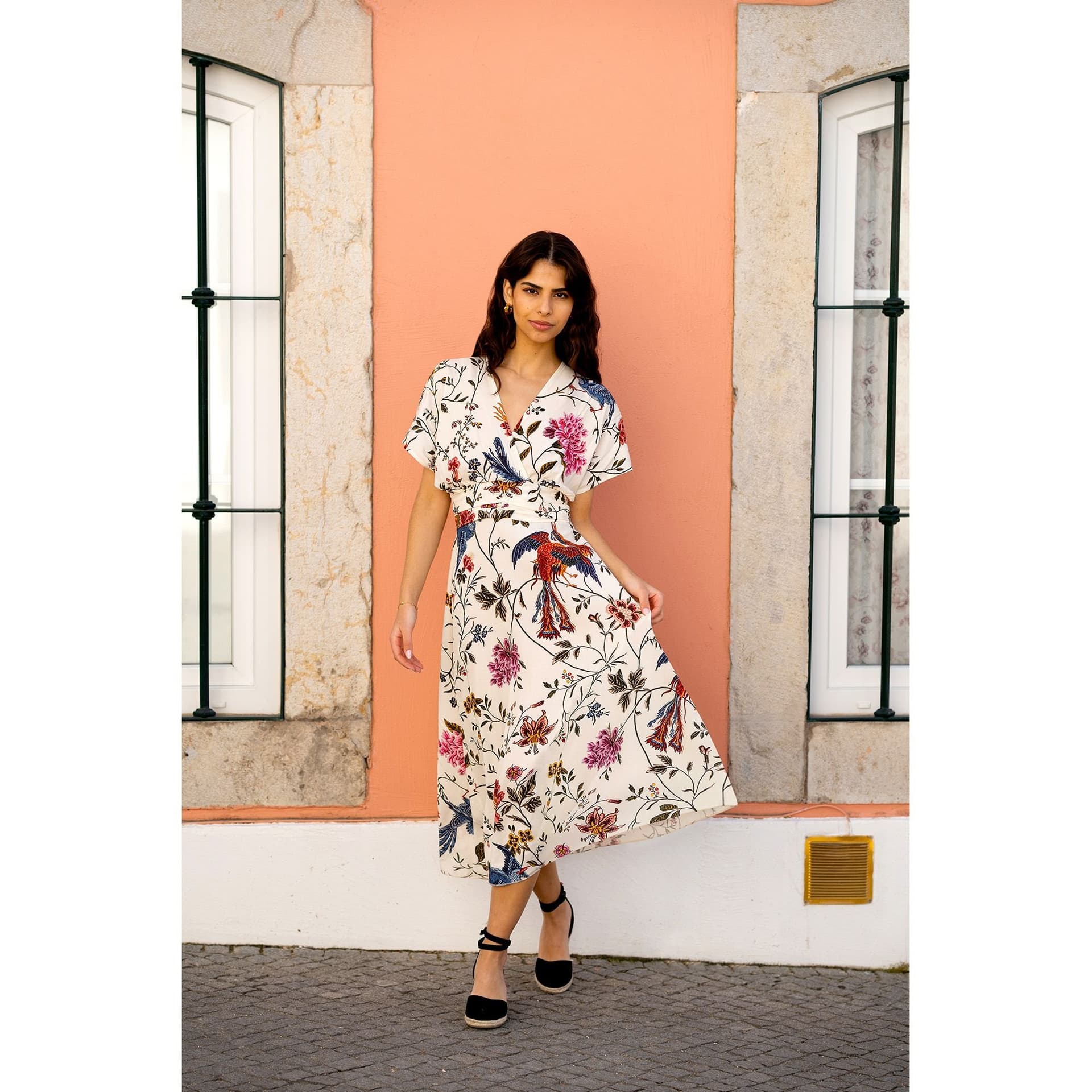 Yumi Yumi Women's Ivory Bird & Floral Print Ruched Waist Kimono Midi Dress in White