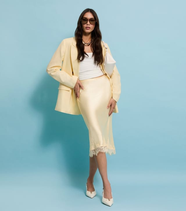 New Look Women's Light Yellow Satin Scalloped Lace Hem Midi Skirt New Look - 2