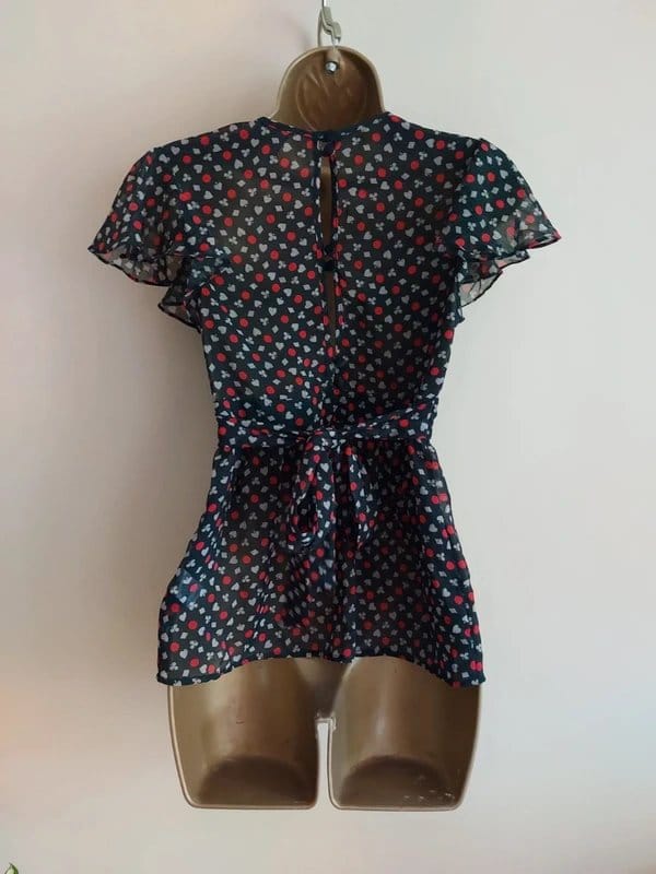 Topshop Vintage Heart Print V-Neck Short Sleeved Top