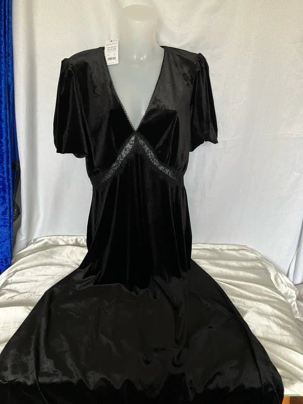 New Look New Look 18 NWT long black velvet-style dress