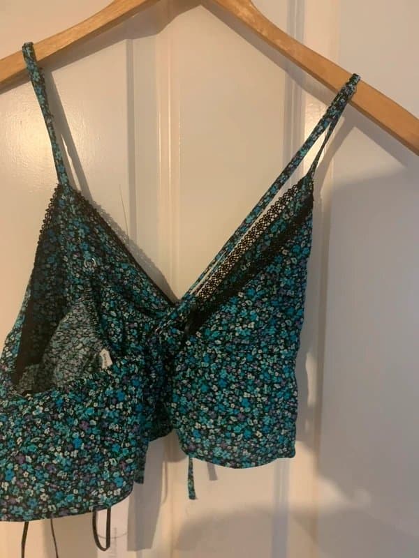Bershka BNWT bershka croptop blue floral lace trim strappy boho crop top size L