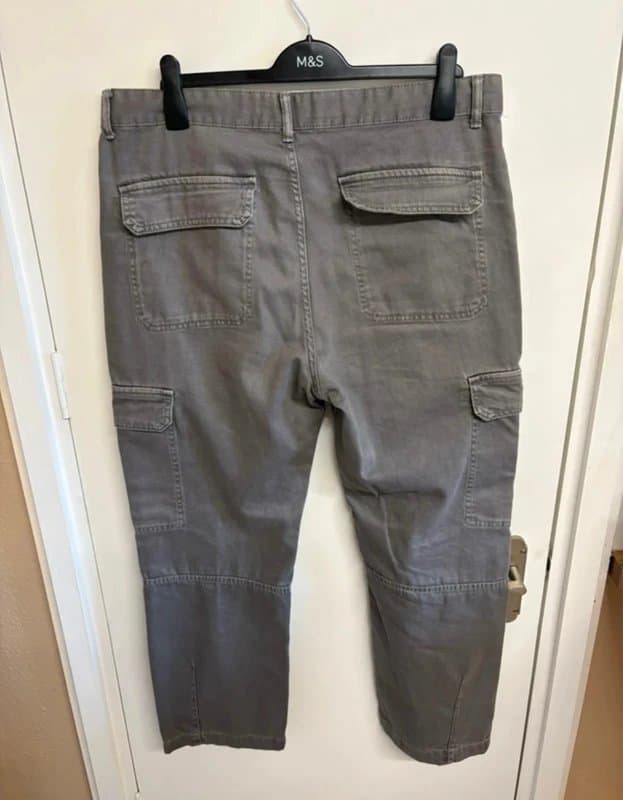 Bershka Bershka Men’s Grey Cargo Pants W34
