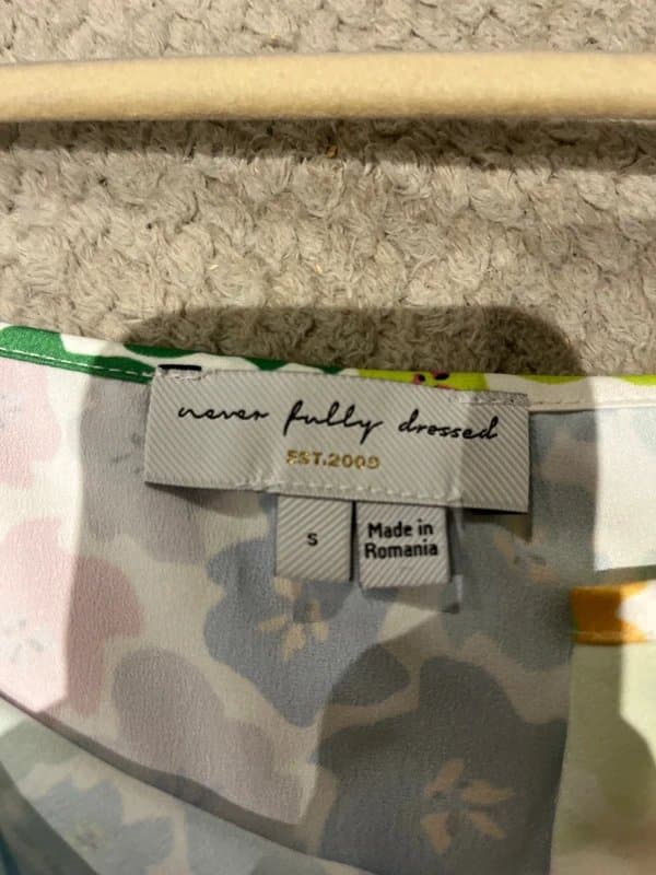 Never Fully Dressed Never Fully Dressed cami top size small