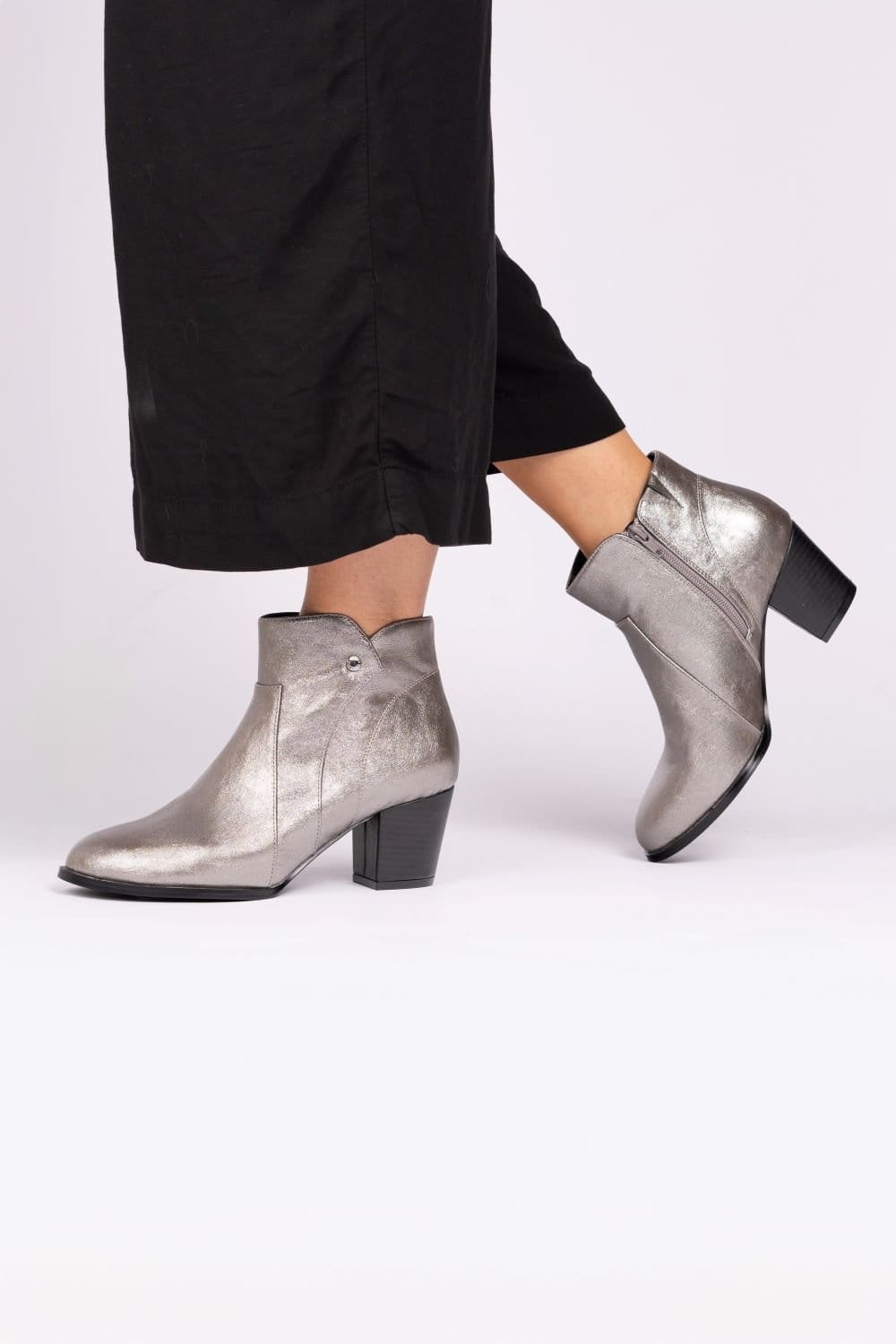 Paradox London Paradox London Women's 'Anya' Mid Block Heel Ankle Boot in Metallics - 4