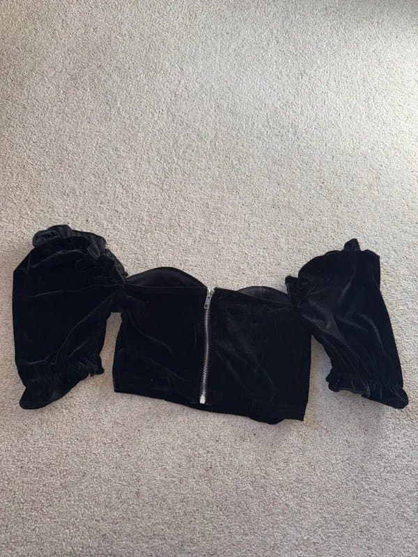 ASOS ASOS Velvet off the shoulder Bardot crop top size 10