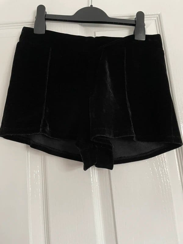 New Look Black Velvet Hot Pants Shorts Size 10