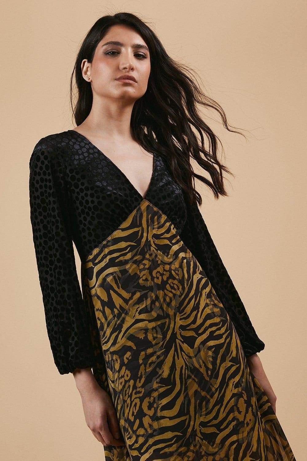 Oasis Oasis Women's Occasion Animal Spot Bodice Midi Dress in Black - 4