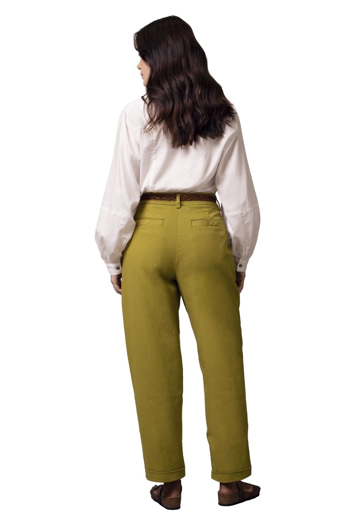 Celtic & Co Celtic & Co Women's Tapered Pleat Front Pant in Khaki - 4